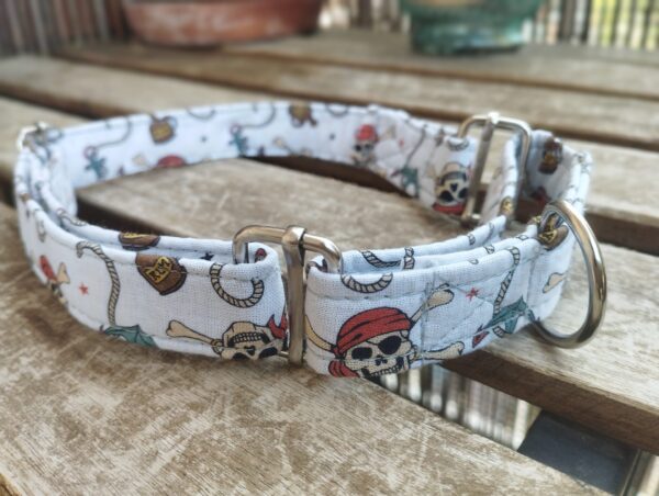 collar martingale pirata