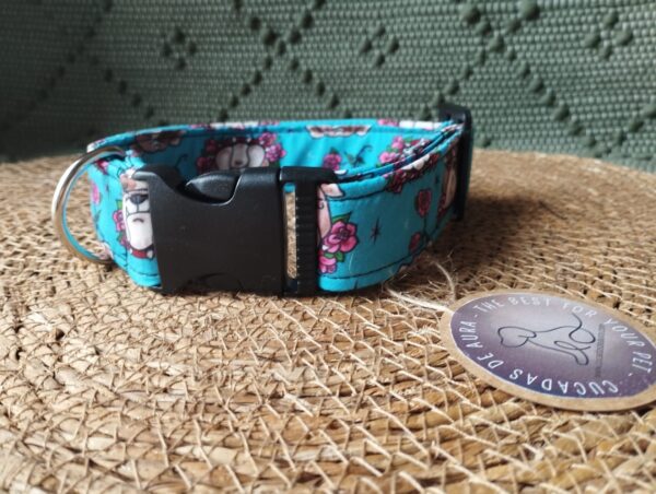 collar click rosas