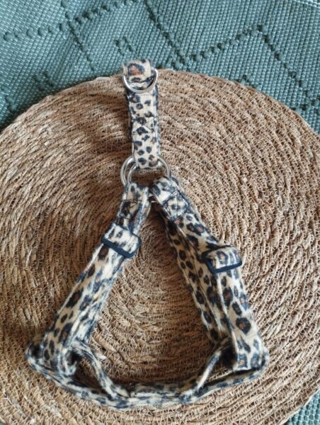arnes pectoral leopardo